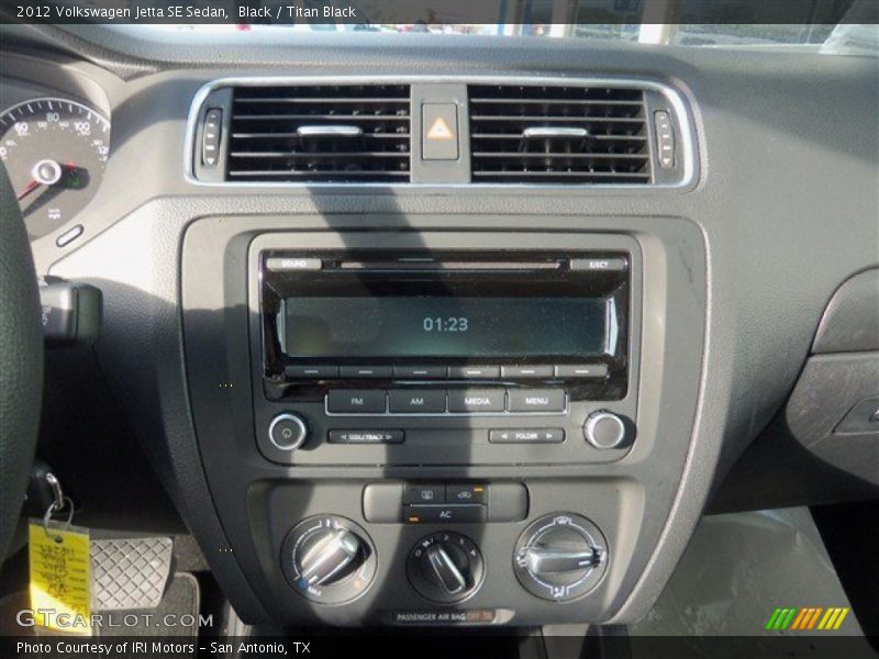 Black / Titan Black 2012 Volkswagen Jetta SE Sedan