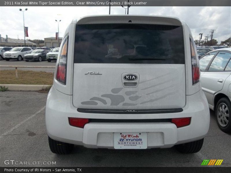 Clear White/Grey Graphics / Black Leather 2011 Kia Soul White Tiger Special Edition