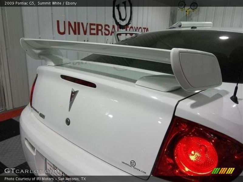 Summit White / Ebony 2009 Pontiac G5