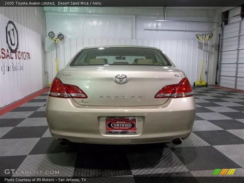 Desert Sand Mica / Ivory 2005 Toyota Avalon Limited