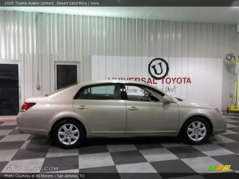 Desert Sand Mica / Ivory 2005 Toyota Avalon Limited