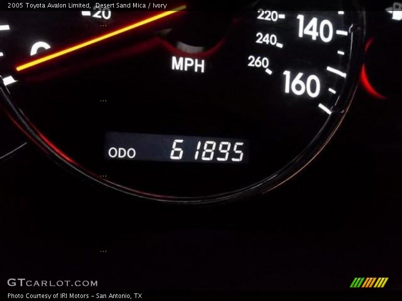 Desert Sand Mica / Ivory 2005 Toyota Avalon Limited