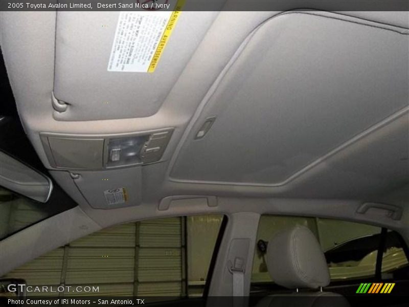 Desert Sand Mica / Ivory 2005 Toyota Avalon Limited