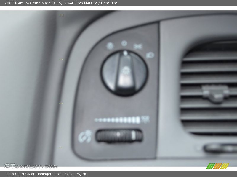 Silver Birch Metallic / Light Flint 2005 Mercury Grand Marquis GS