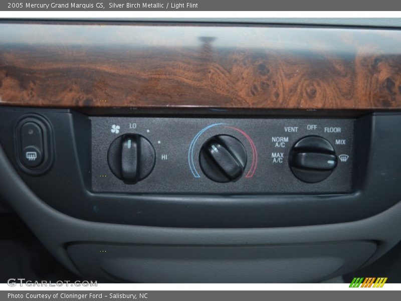 Controls of 2005 Grand Marquis GS