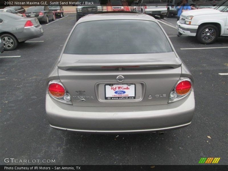 Sunlit Sand Metallic / Black 2002 Nissan Maxima GLE