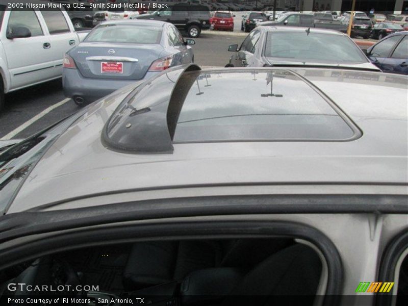 Sunlit Sand Metallic / Black 2002 Nissan Maxima GLE