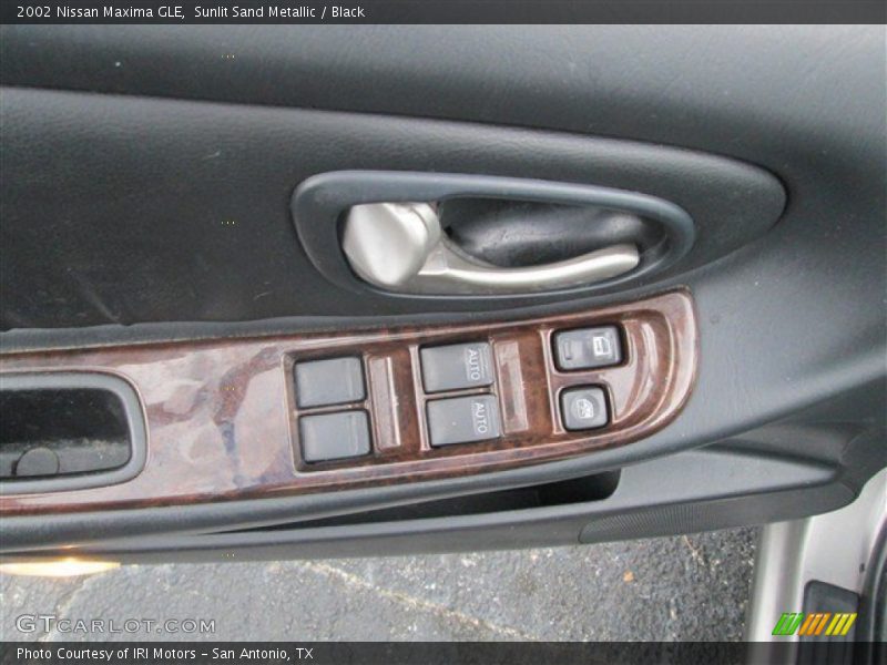 Sunlit Sand Metallic / Black 2002 Nissan Maxima GLE
