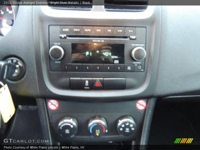 Bright Silver Metallic / Black 2011 Dodge Avenger Express