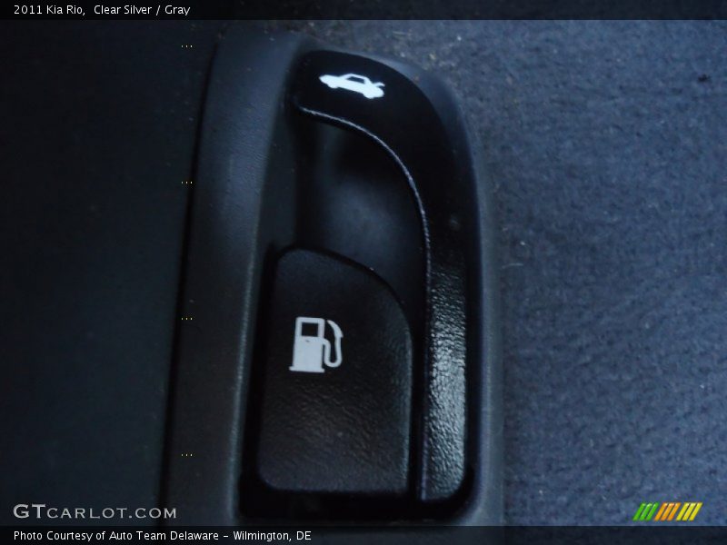 Clear Silver / Gray 2011 Kia Rio