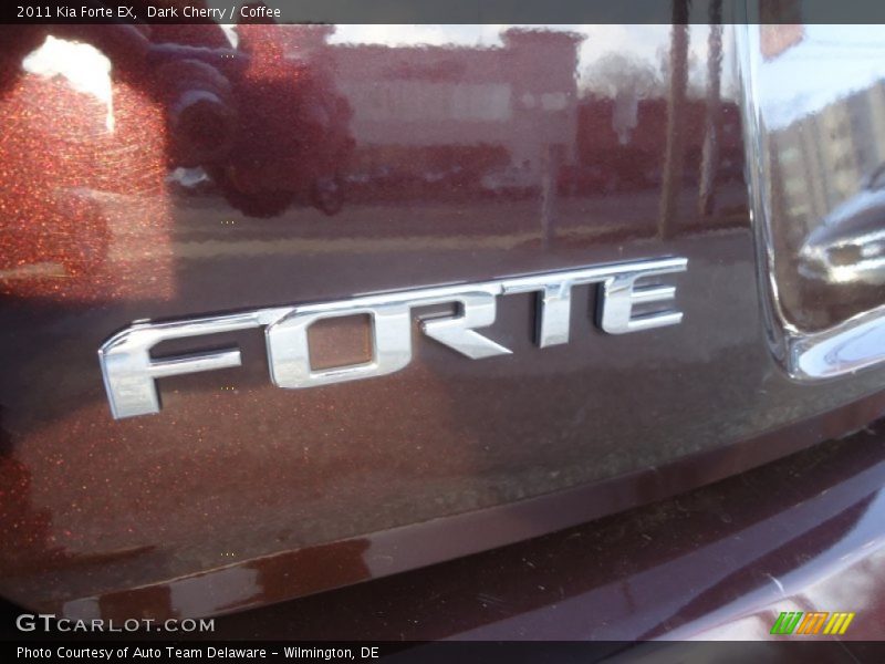 Dark Cherry / Coffee 2011 Kia Forte EX