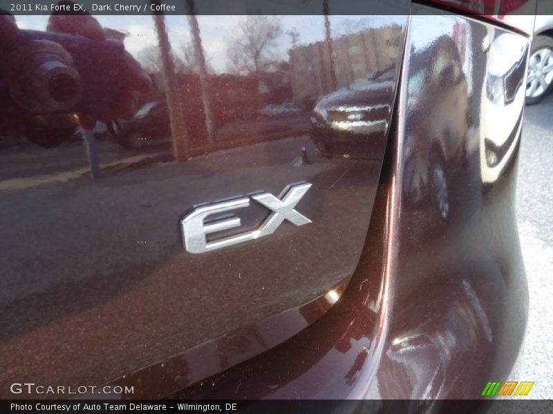 Dark Cherry / Coffee 2011 Kia Forte EX