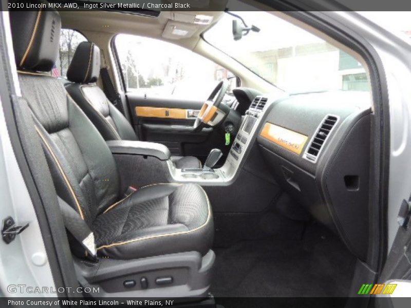 Front Seat of 2010 MKX AWD