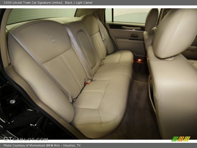 Rear Seat of 2009 Town Car Signature Limited