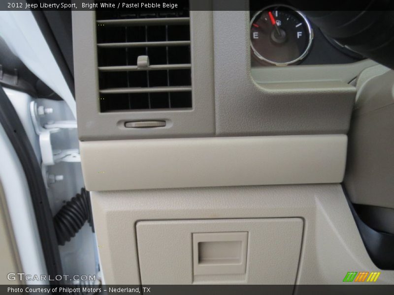 Bright White / Pastel Pebble Beige 2012 Jeep Liberty Sport