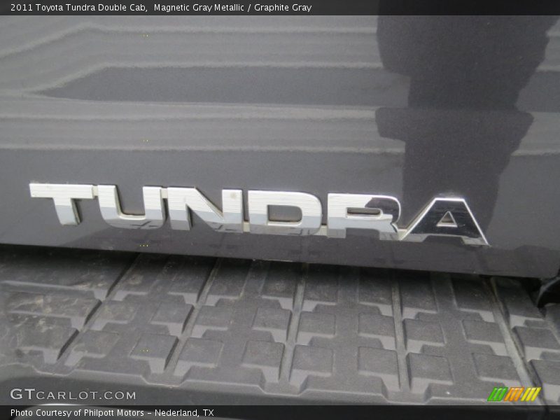 Magnetic Gray Metallic / Graphite Gray 2011 Toyota Tundra Double Cab