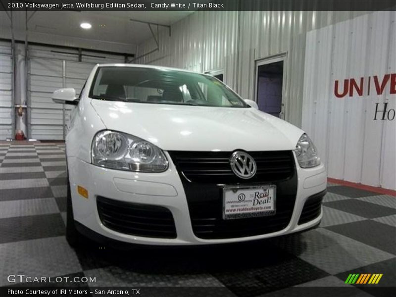 Candy White / Titan Black 2010 Volkswagen Jetta Wolfsburg Edition Sedan
