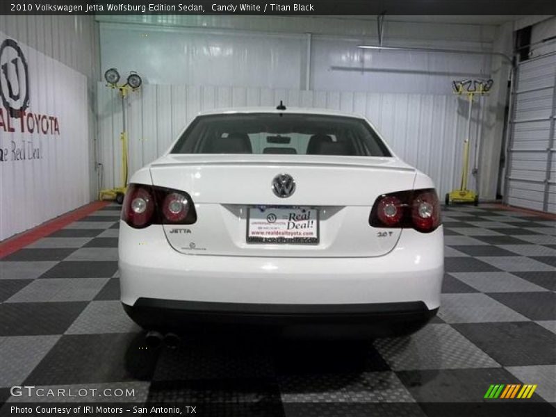 Candy White / Titan Black 2010 Volkswagen Jetta Wolfsburg Edition Sedan
