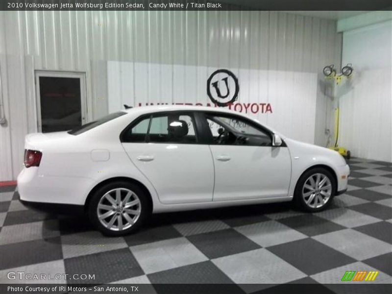 Candy White / Titan Black 2010 Volkswagen Jetta Wolfsburg Edition Sedan