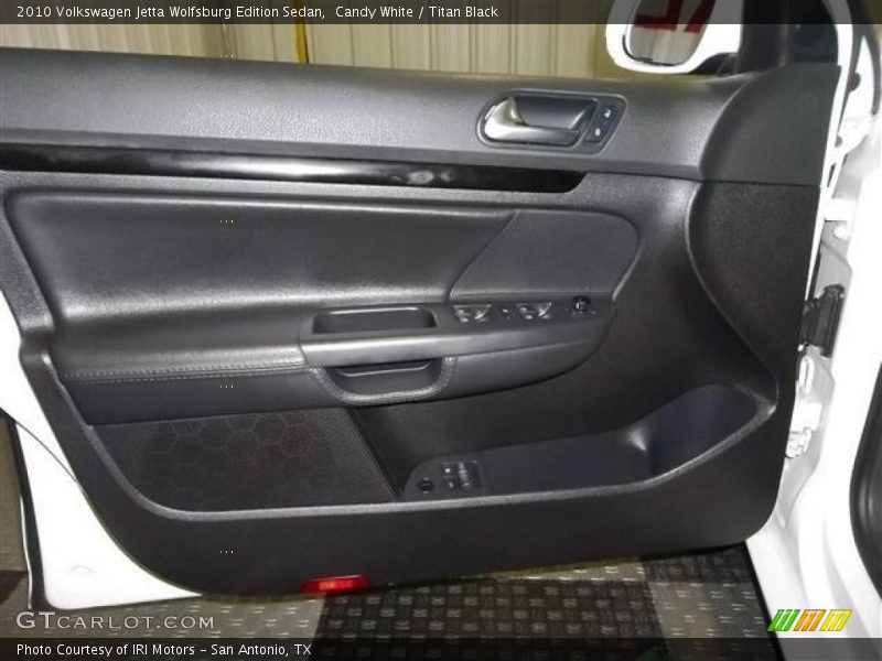 Candy White / Titan Black 2010 Volkswagen Jetta Wolfsburg Edition Sedan
