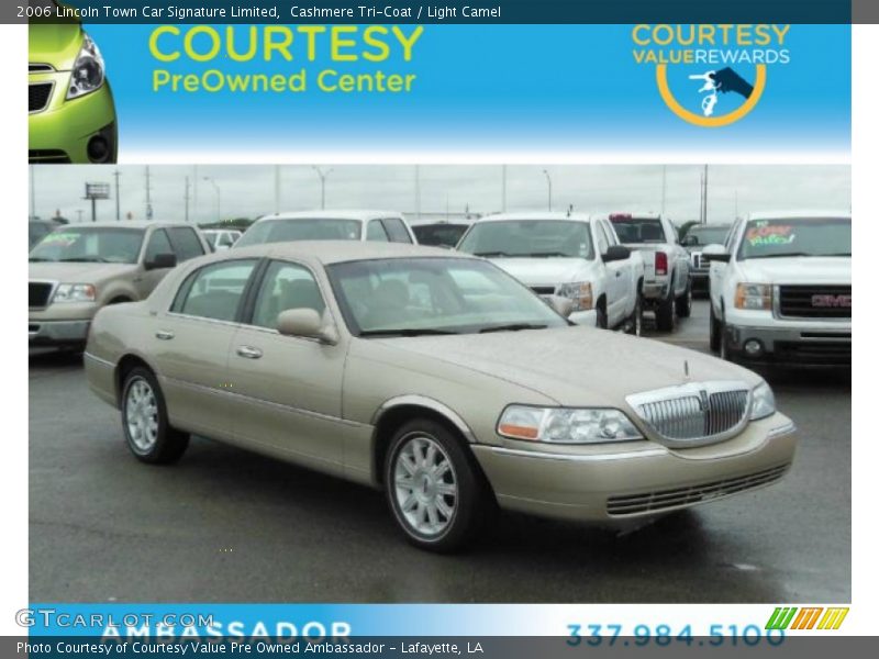 Cashmere Tri-Coat / Light Camel 2006 Lincoln Town Car Signature Limited