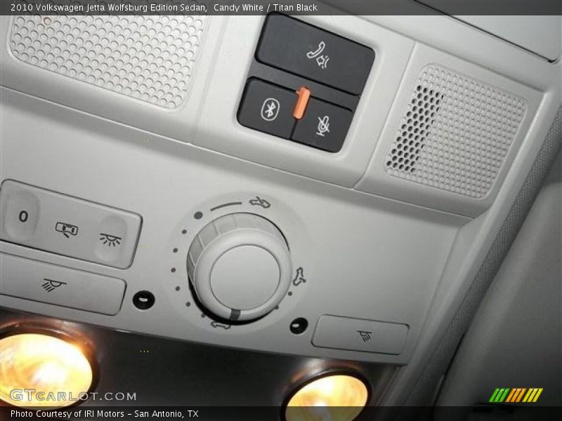 Candy White / Titan Black 2010 Volkswagen Jetta Wolfsburg Edition Sedan