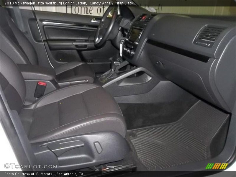 Candy White / Titan Black 2010 Volkswagen Jetta Wolfsburg Edition Sedan
