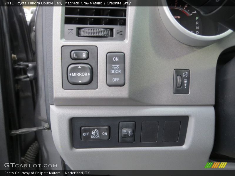 Magnetic Gray Metallic / Graphite Gray 2011 Toyota Tundra Double Cab