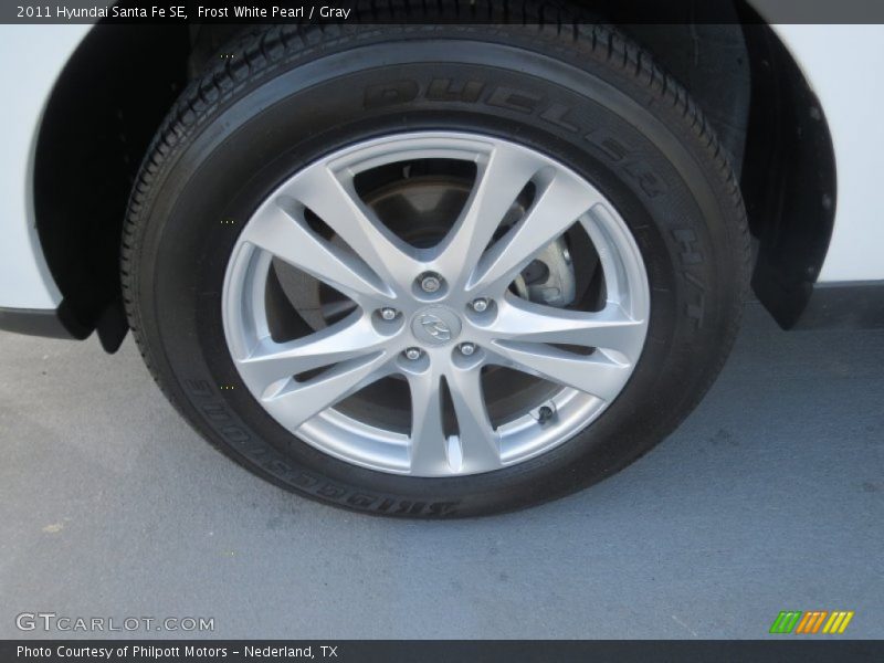 Frost White Pearl / Gray 2011 Hyundai Santa Fe SE