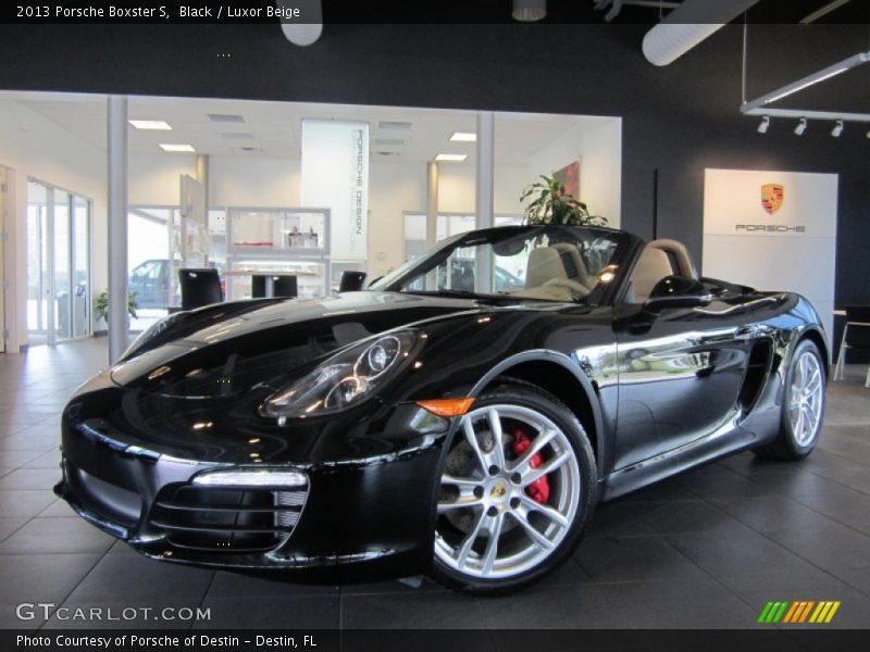 Front 3/4 View of 2013 Boxster S