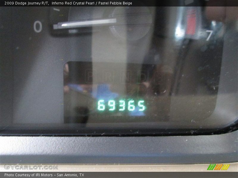 Inferno Red Crystal Pearl / Pastel Pebble Beige 2009 Dodge Journey R/T