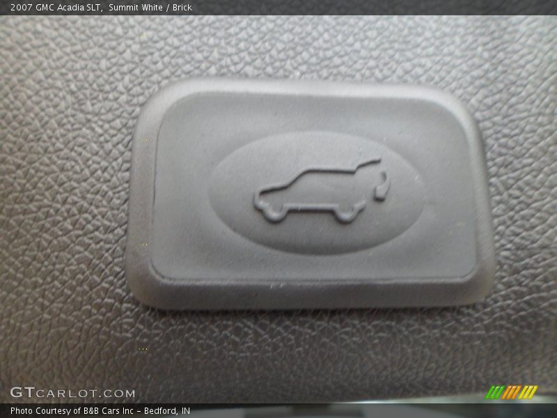 Summit White / Brick 2007 GMC Acadia SLT