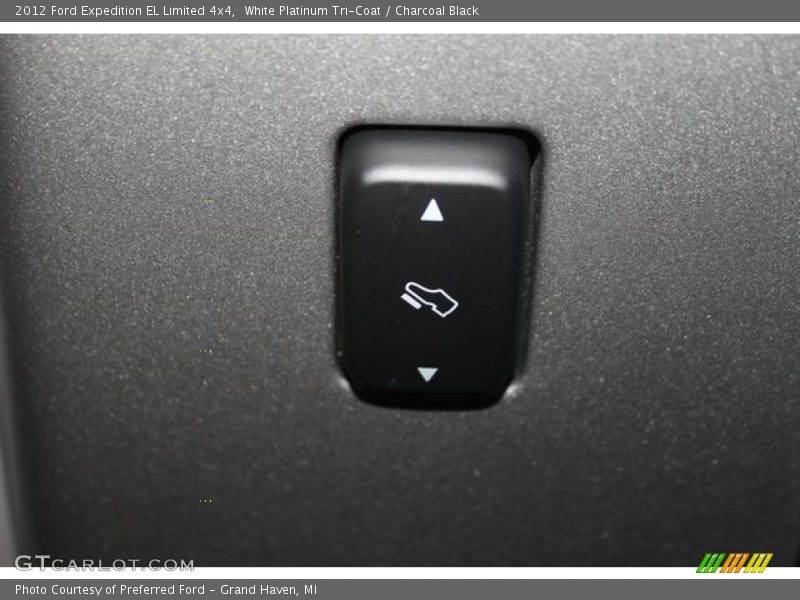 White Platinum Tri-Coat / Charcoal Black 2012 Ford Expedition EL Limited 4x4