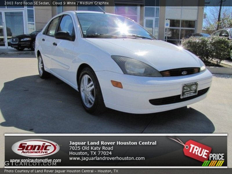 Cloud 9 White / Medium Graphite 2003 Ford Focus SE Sedan