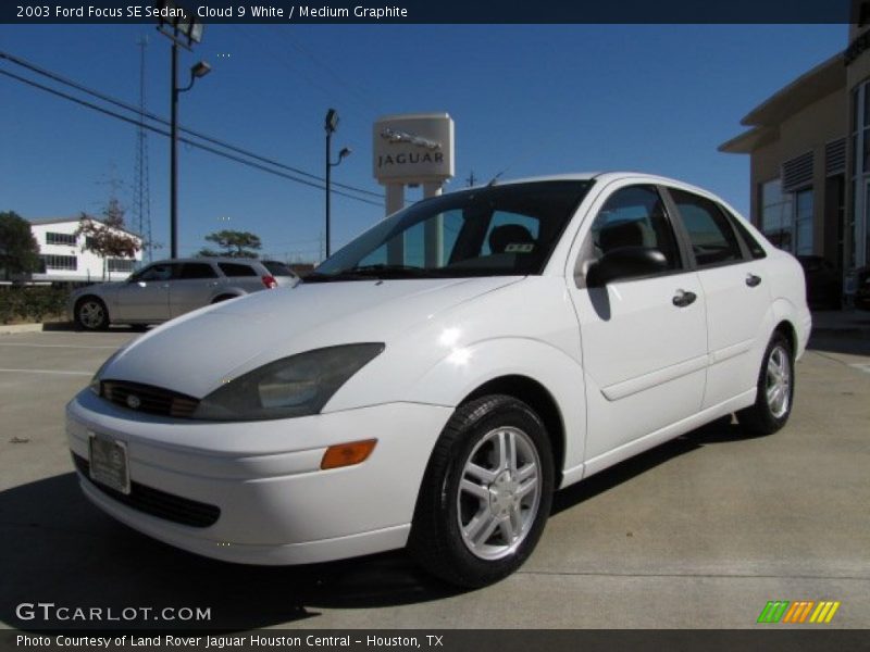 Cloud 9 White / Medium Graphite 2003 Ford Focus SE Sedan