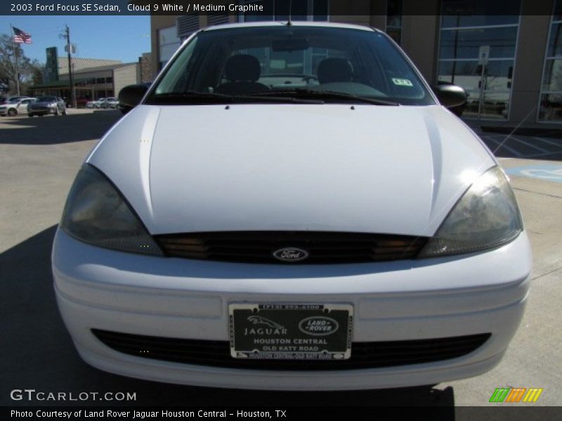 Cloud 9 White / Medium Graphite 2003 Ford Focus SE Sedan