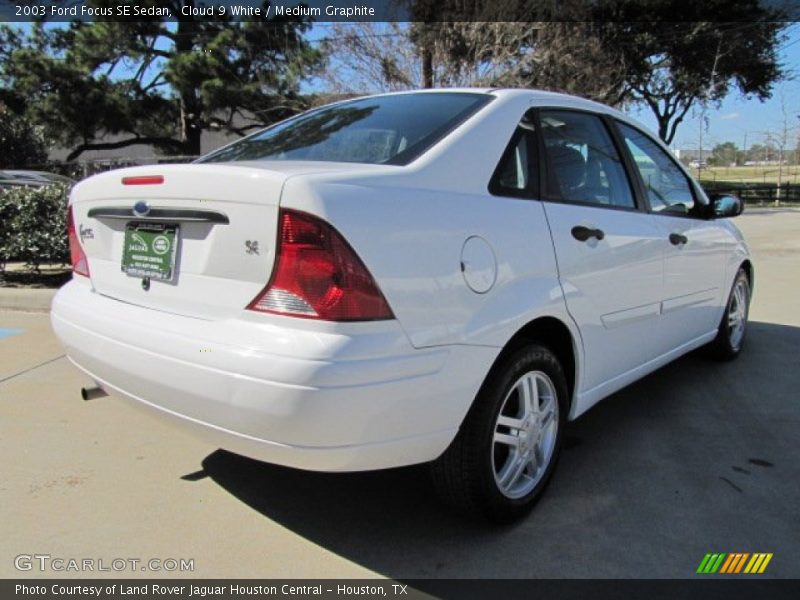 Cloud 9 White / Medium Graphite 2003 Ford Focus SE Sedan
