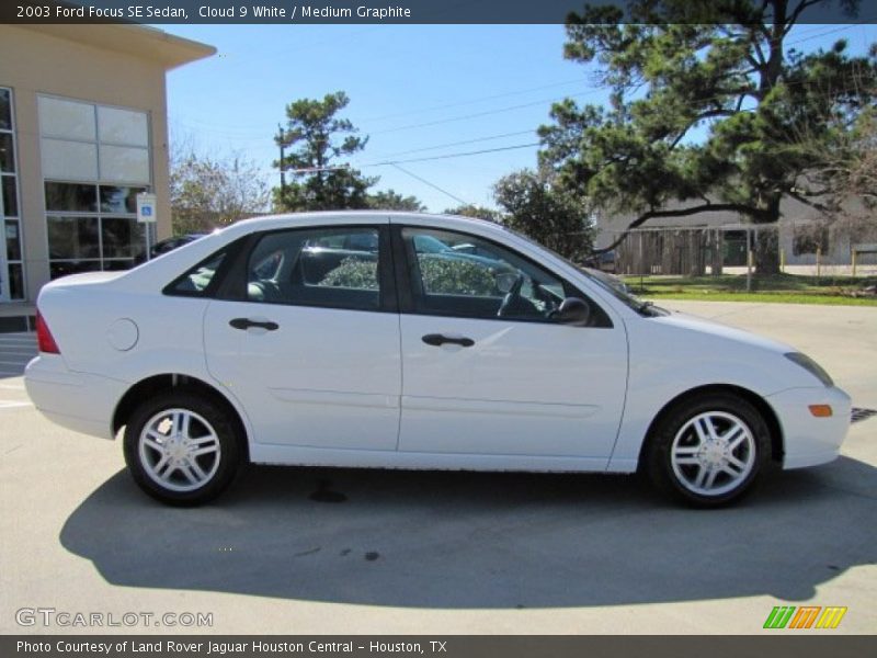 Cloud 9 White / Medium Graphite 2003 Ford Focus SE Sedan