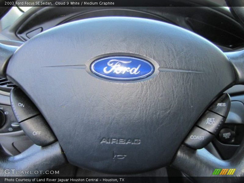 Cloud 9 White / Medium Graphite 2003 Ford Focus SE Sedan