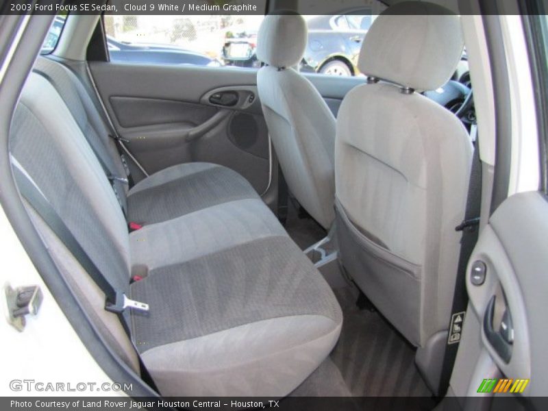 Cloud 9 White / Medium Graphite 2003 Ford Focus SE Sedan