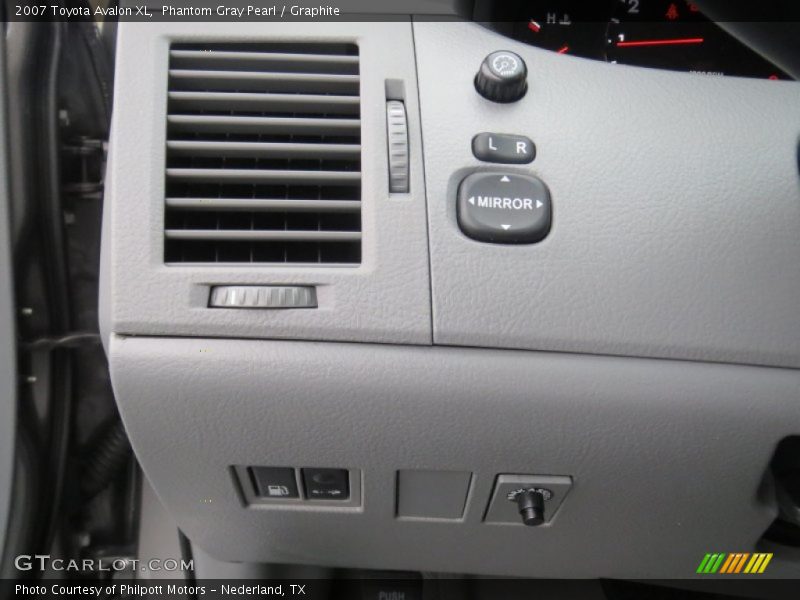 Phantom Gray Pearl / Graphite 2007 Toyota Avalon XL