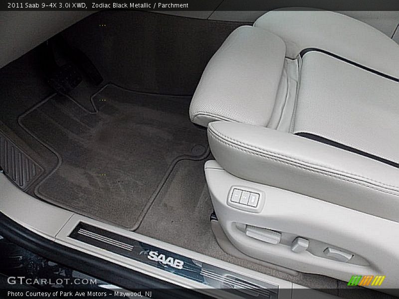 Front Seat of 2011 9-4X 3.0i XWD