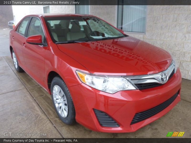 Front 3/4 View of 2013 Camry LE