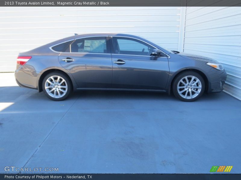 Magnetic Gray Metallic / Black 2013 Toyota Avalon Limited