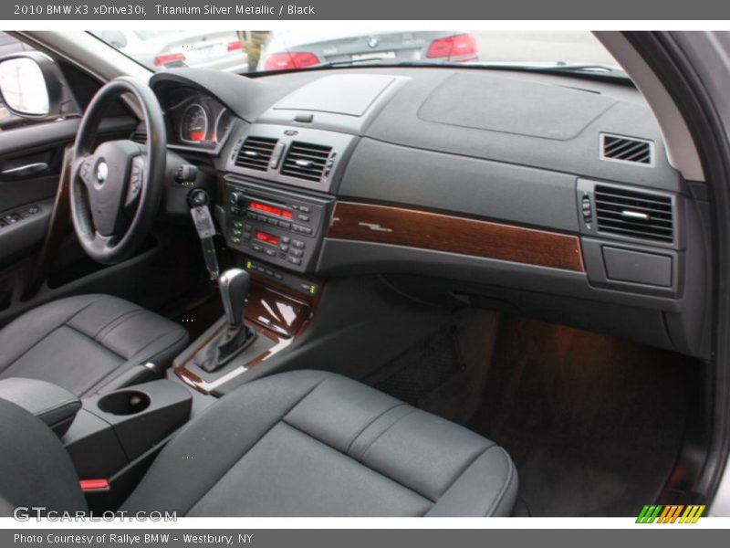Dashboard of 2010 X3 xDrive30i
