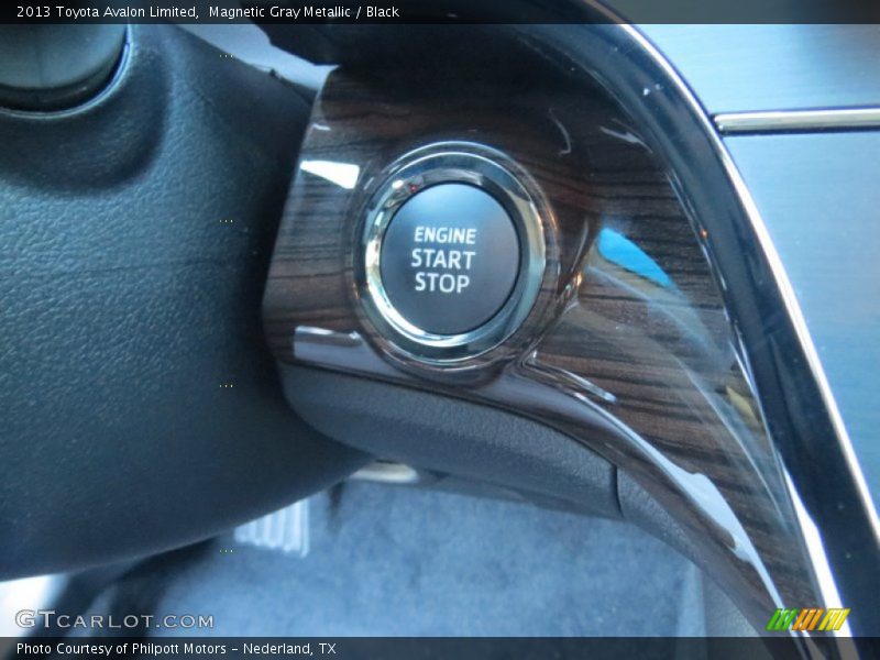 Magnetic Gray Metallic / Black 2013 Toyota Avalon Limited
