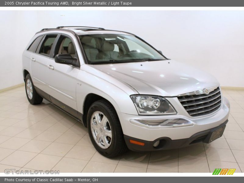 Front 3/4 View of 2005 Pacifica Touring AWD