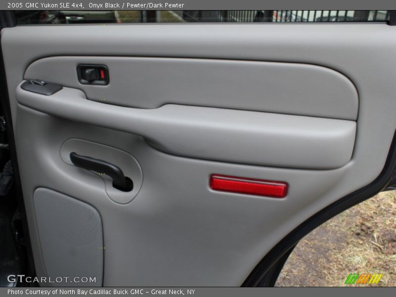 Onyx Black / Pewter/Dark Pewter 2005 GMC Yukon SLE 4x4