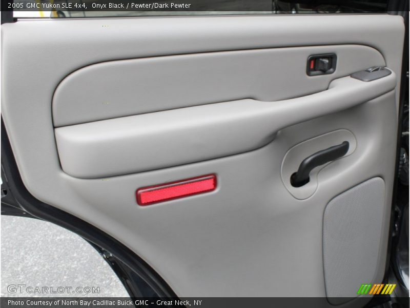 Onyx Black / Pewter/Dark Pewter 2005 GMC Yukon SLE 4x4