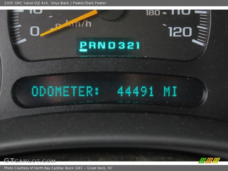 Onyx Black / Pewter/Dark Pewter 2005 GMC Yukon SLE 4x4